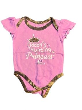 Mossy Oak Pink 'Daddy's Hunting Princess' Baby One-Piece with Camo Trim